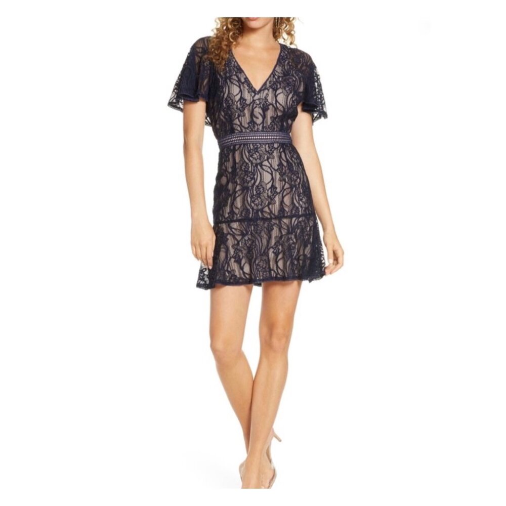 BB Dakota Navy Lace Flutter Sleeve V-Neck mini Dress Size 8 zip closure new